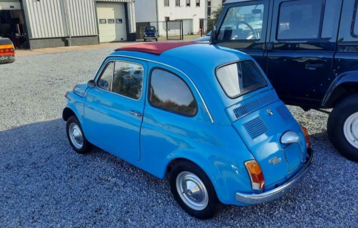 Fiat 500 L blauw uit 1969
